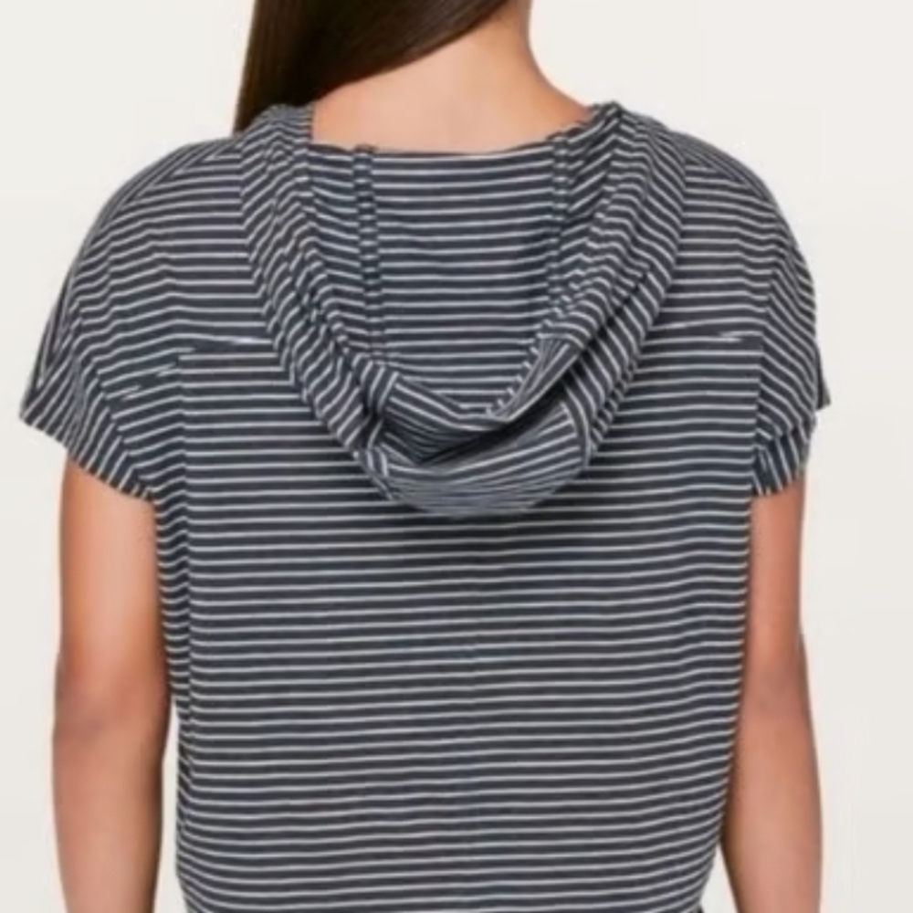 Lululemon Athletica Black & white Striped S/SHoodie
